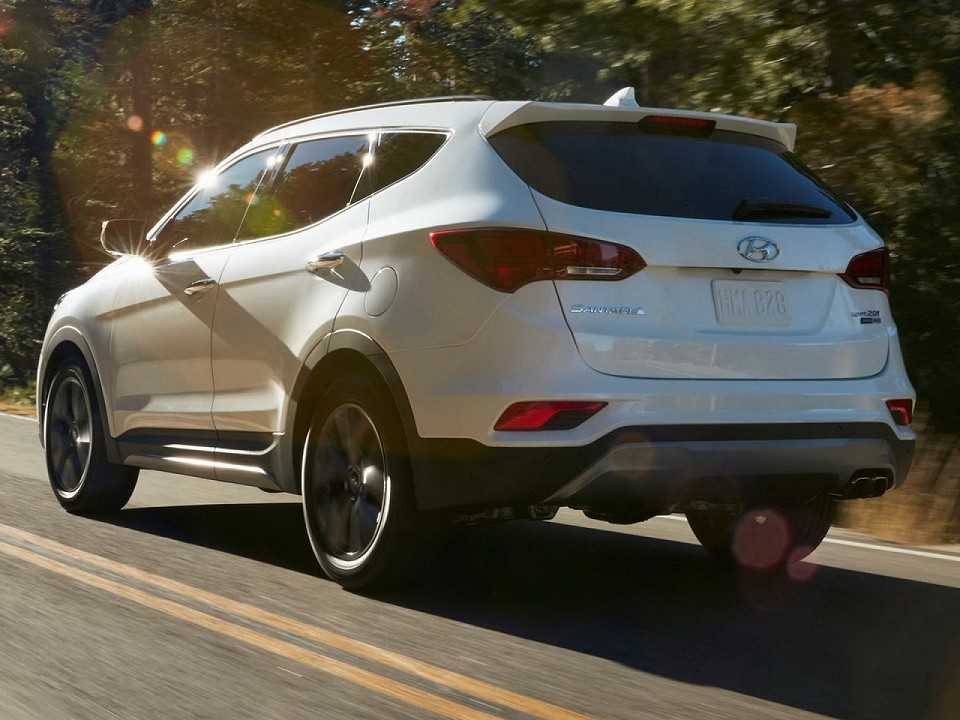 HyundaiSanta Fe 2017 - ngulo traseiro