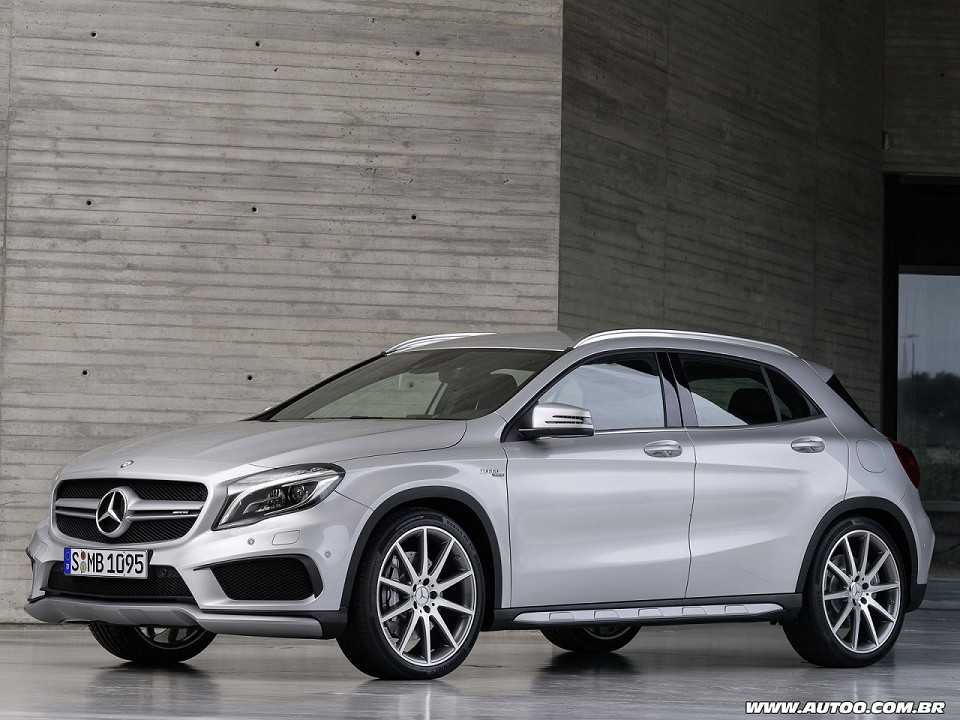 Mercedes-BenzGLA 2015 - ngulo frontal