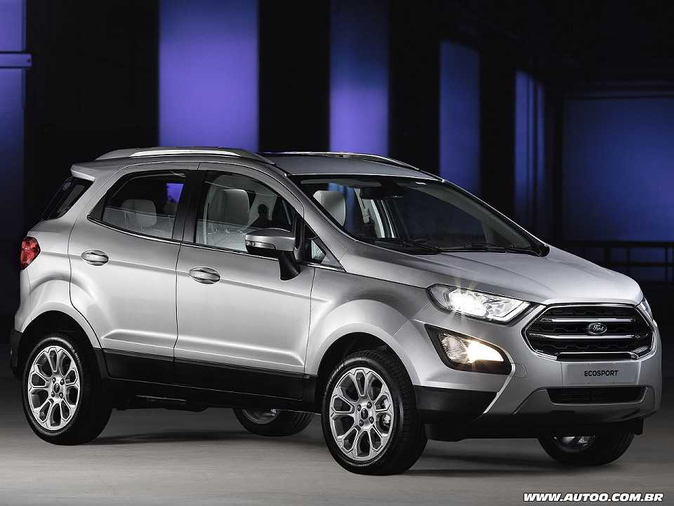 Ford EcoSport Titanium com motor 1.5 e tampa traseira sem estepe