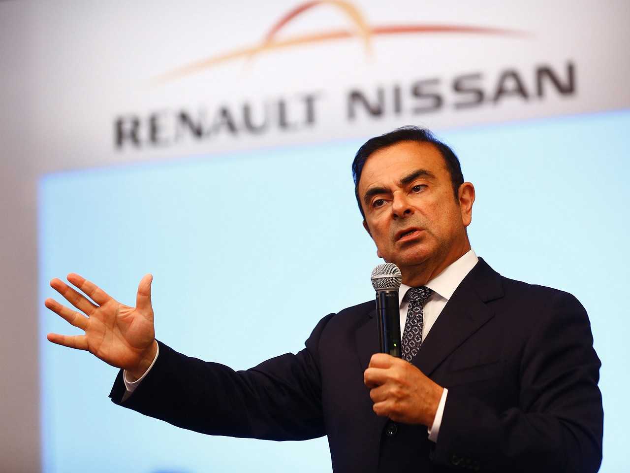 Nascido no Brasil, Carlos Ghosn ocupava o cargo de chairman e CEO da aliança Renault-Nissan-Mitsubishi