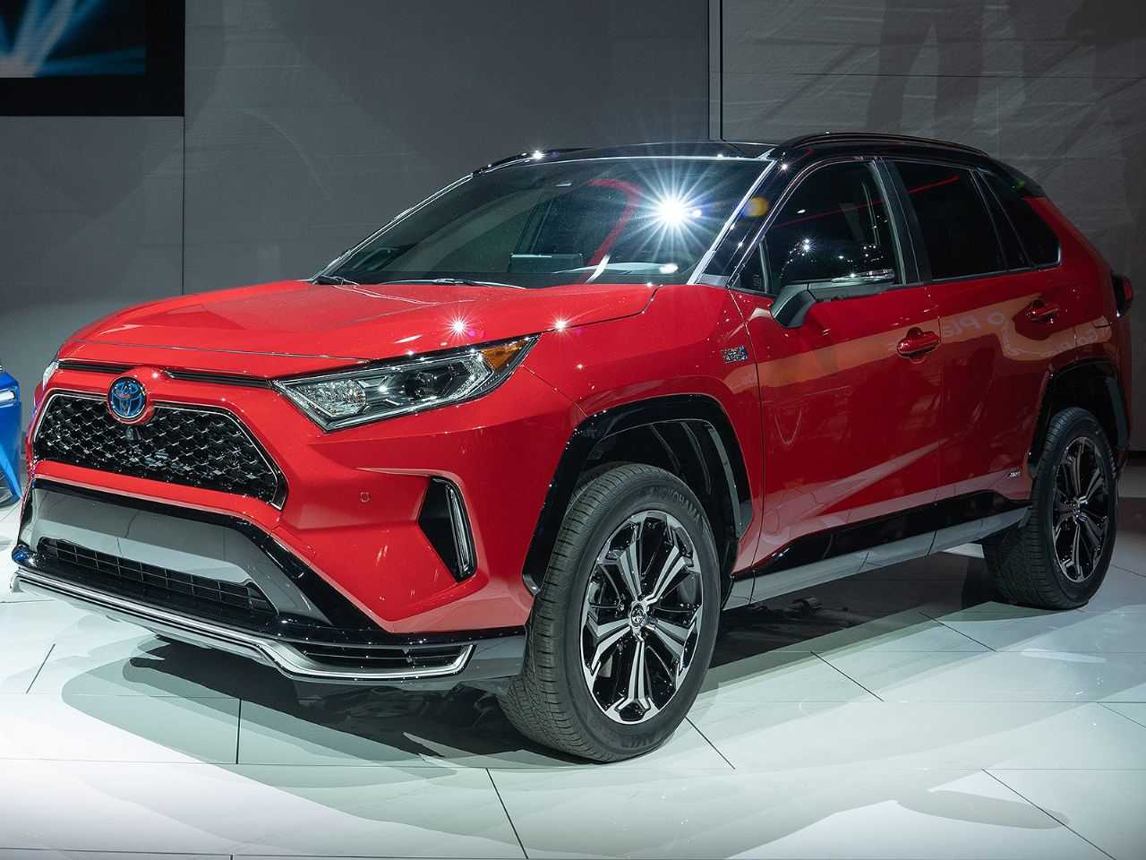 Acima o Toyota RAV4 Prime 2021 revelado no Salo de Los Angeles deste ano