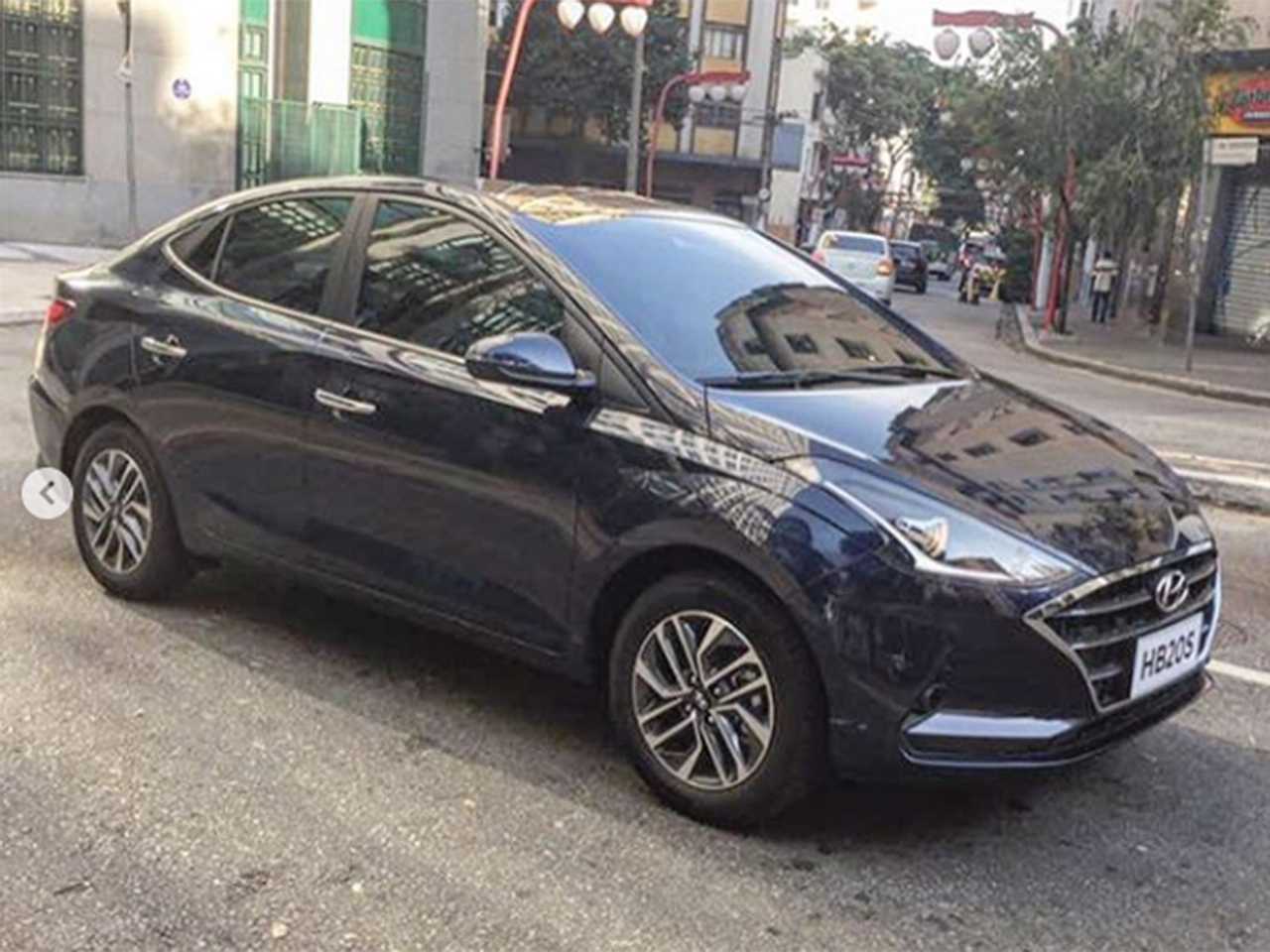 Flagra publicado no Instagram antecipando a nova gerao do Hyundai HB20S