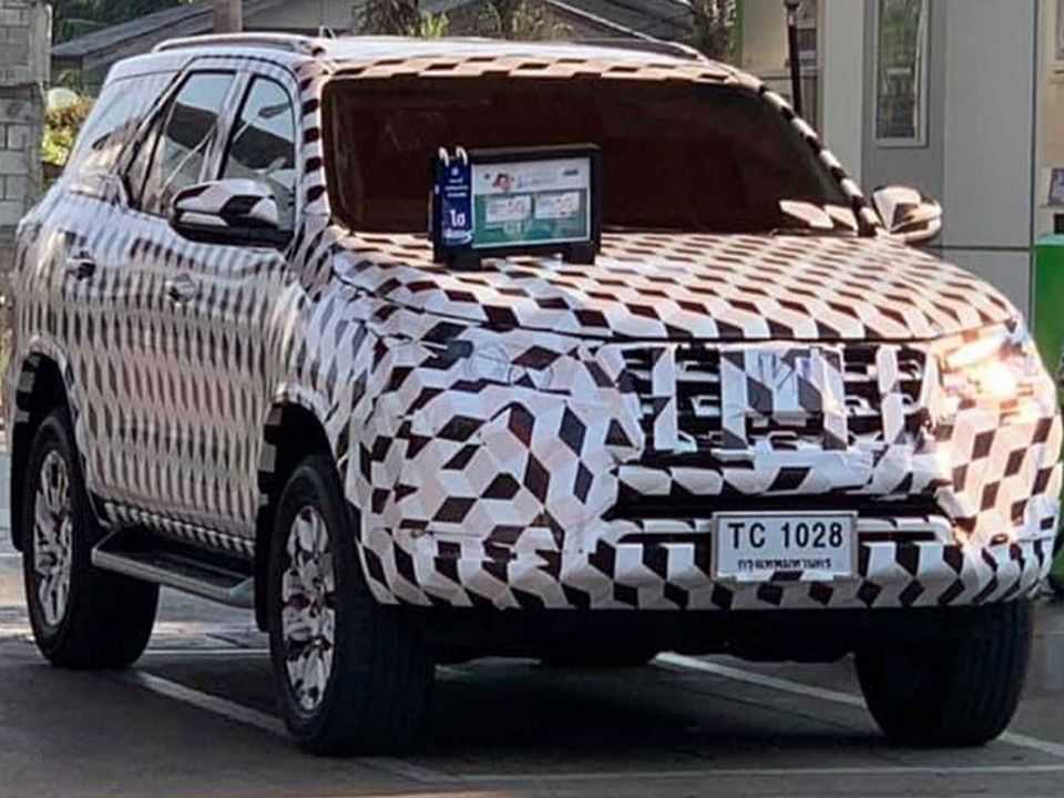 Unidade do Toyota SW4/Fortuner em testes na Tailândia