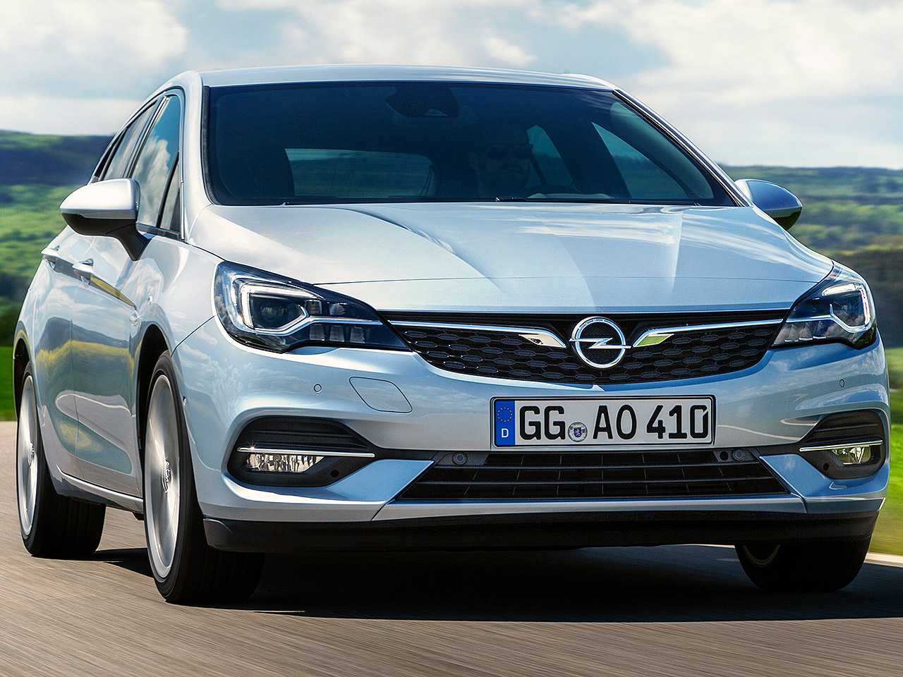 Acima o Opel Astra ?venda na Europa