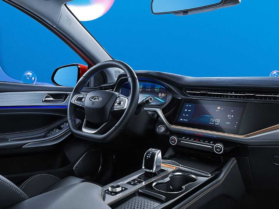 O painel do sedan da Chery ganhou cluster digital e novo layout