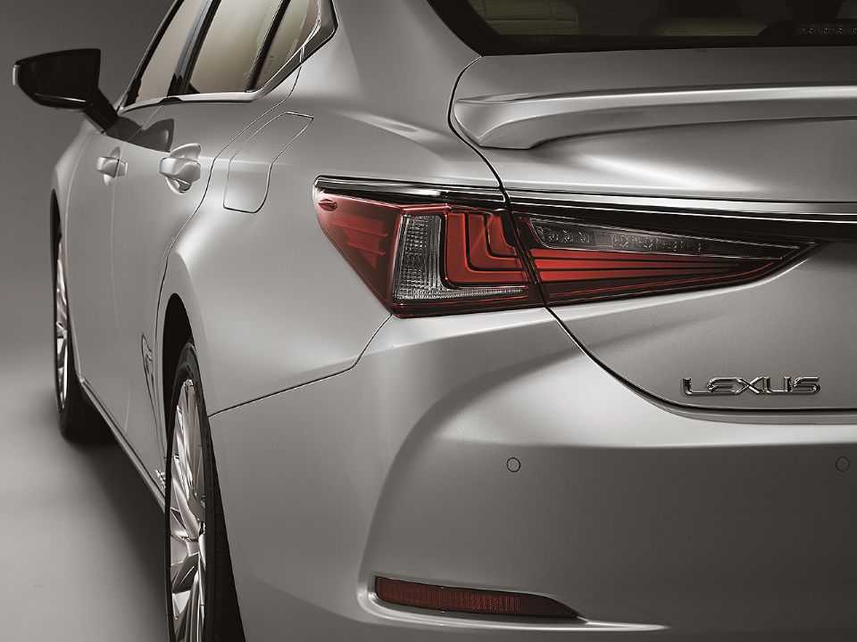 Lexus ES 2021