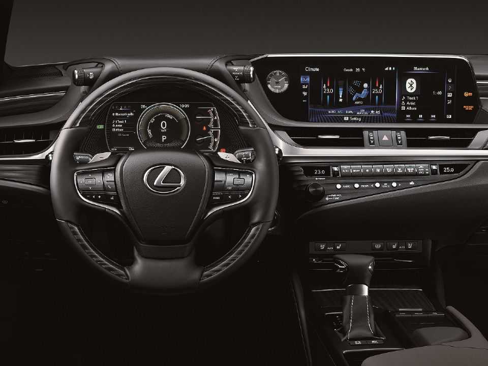 Lexus ES 2020