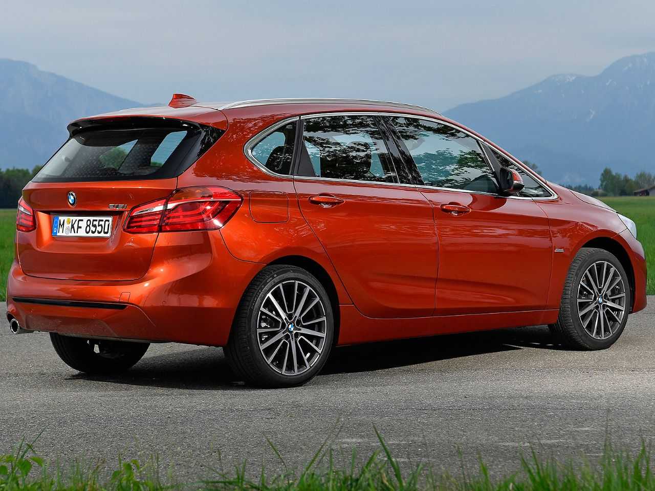 Acima o BMW Srie 2 Active Tourer atualmente vendido na Europa