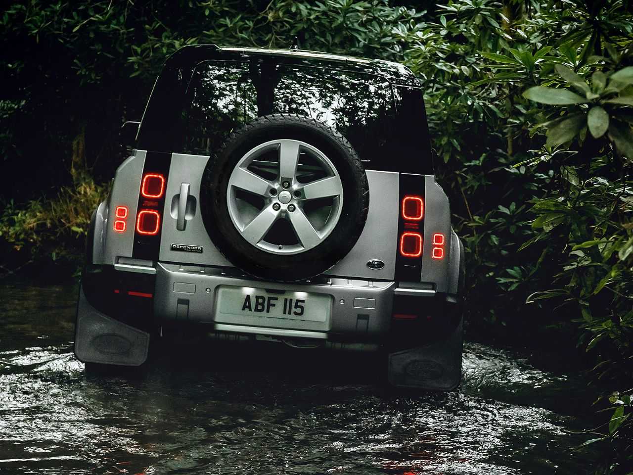 Land Rover Defender 2020