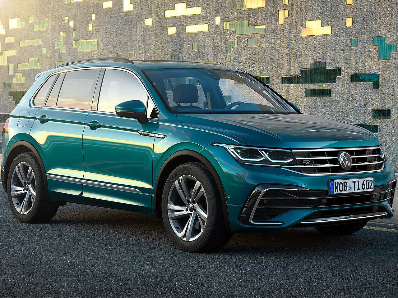 Acima o novo Volkswagen Tiguan R voltado ao mercado europeu