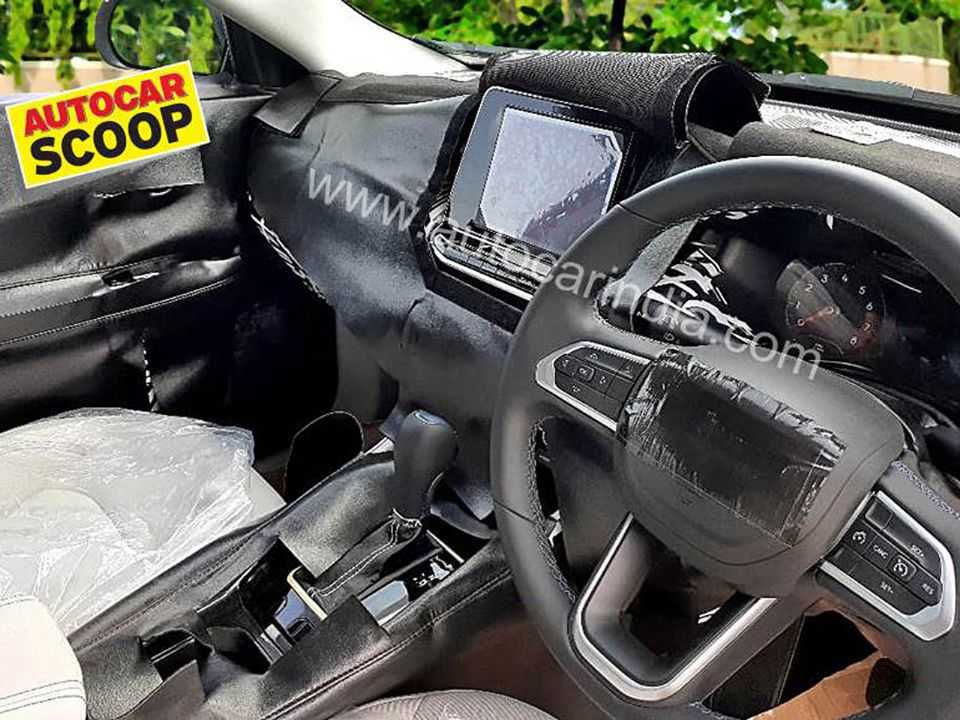 Flagra do interior que será aplicado ao Jeep Compass em seu próximo facelift