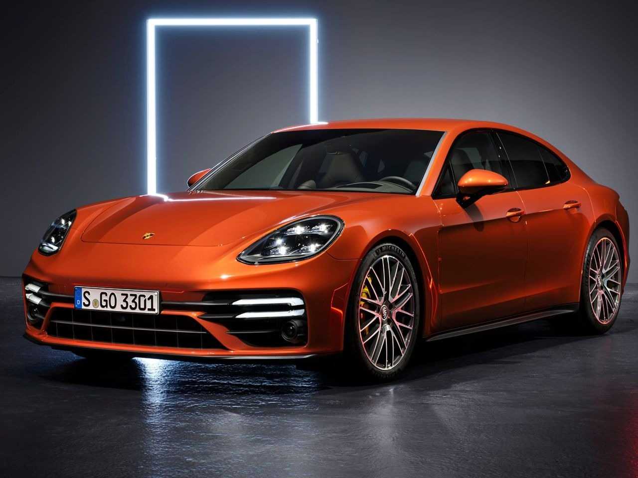 Porsche Panamera 2021