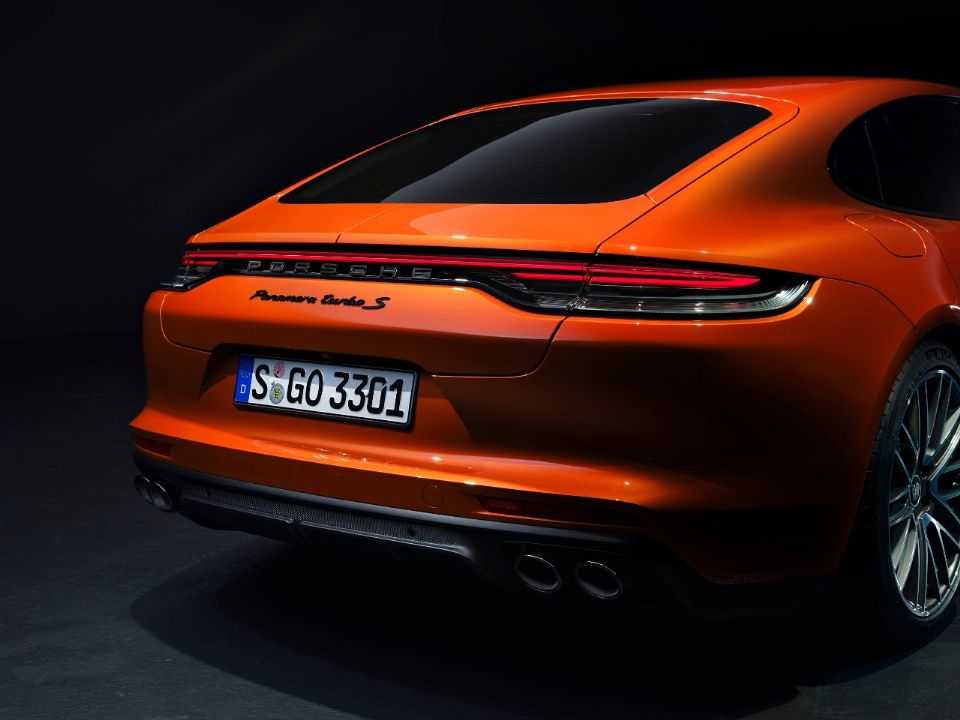 Porsche Panamera 2021