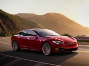 Novo Tesla Model S abre mo at?do volante