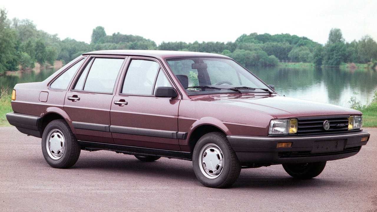 VW Santana em sua primeira gerao produzida na China: estreia ocorreu em 1985 por l? data-img-url=