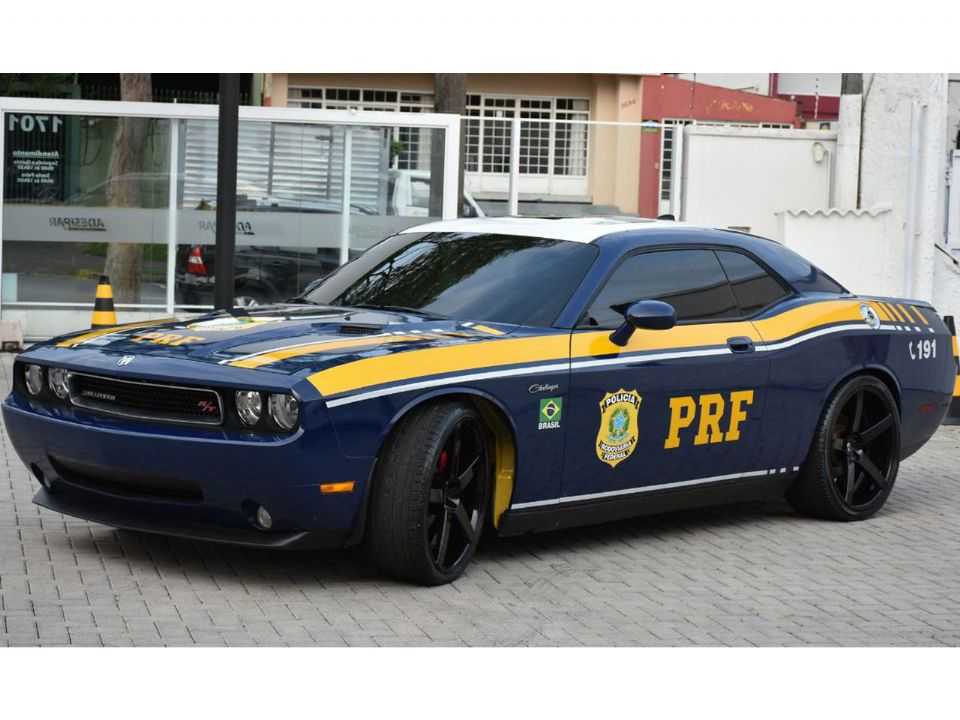 Em 2019, a Polícia Rodoviária Federal passou a usar um Dodge Challenger também apreendido