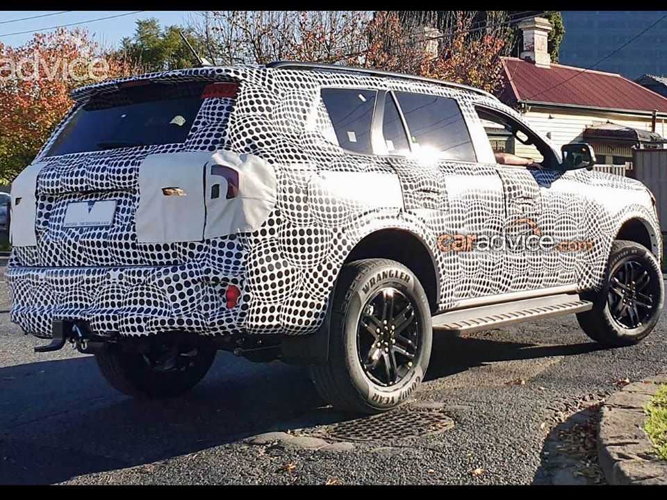 Flagra da nova geração do Ford Everest/Endeavour em teste