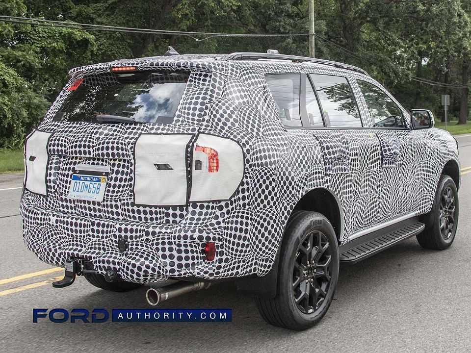 Flagra da nova geração do Ford Everest/Endeavour em teste