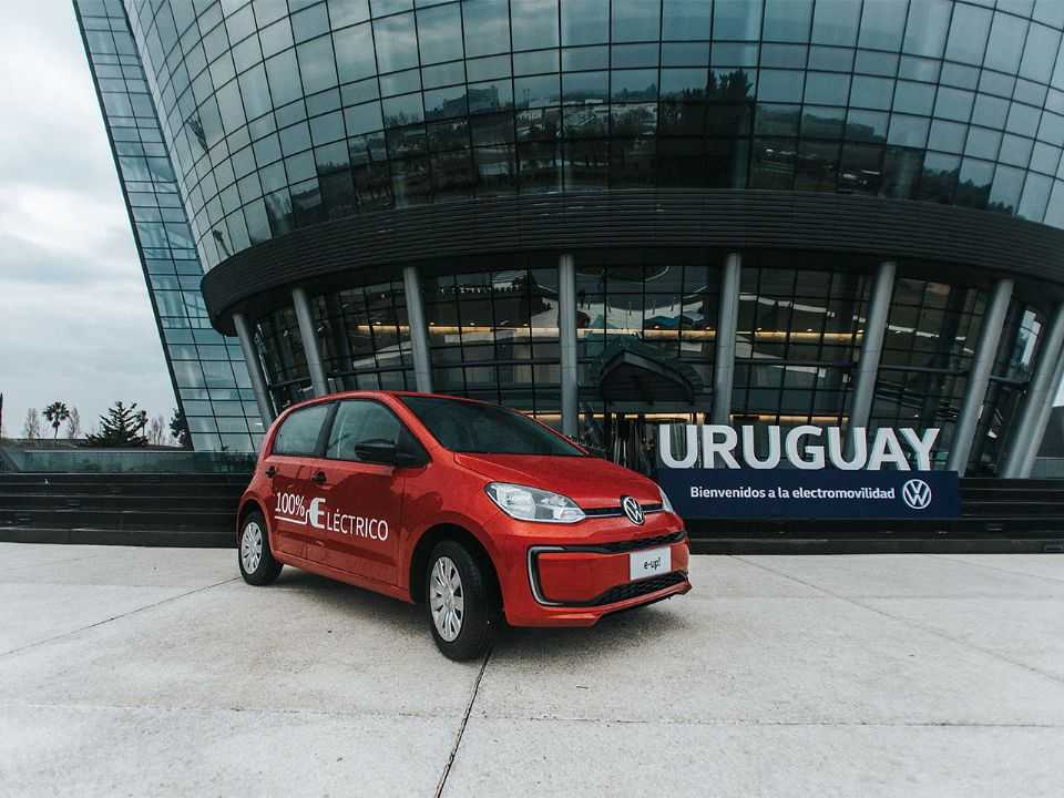 Detalhe do VW e-up! apresentado no Uruguai: primeiro modelo 100 elétrico da marca na região