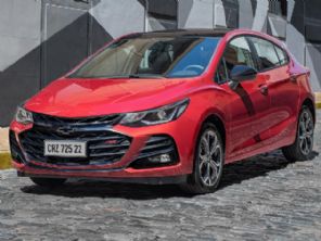 Cruze Midnight e Cruze RS estreiam por R$ 139.950 e R$ 154.500