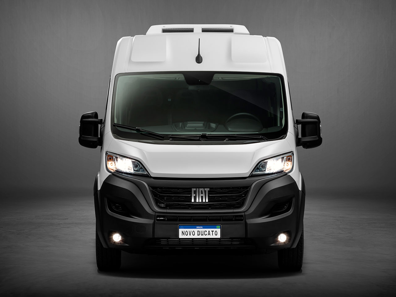 Detalhe do novo Fiat Ducato, que estreia em 2023 no Brasil