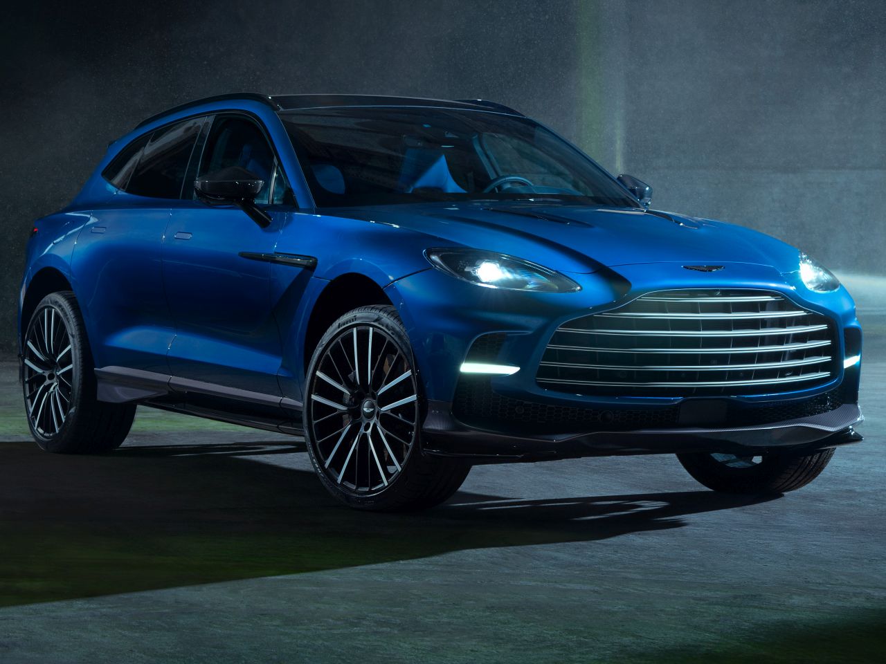 Aston Martin DBX707 ?o SUV mais potente do mundo