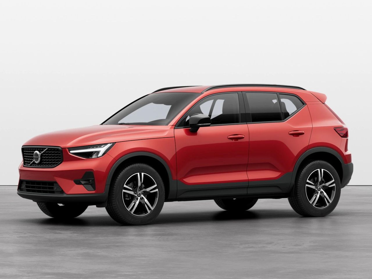 Volvo XC40 reestilizado aparece em sites da marca na Europa