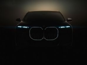 Sed?referncia da BMW: novo Srie 7 ter?at?''cinema mvel''