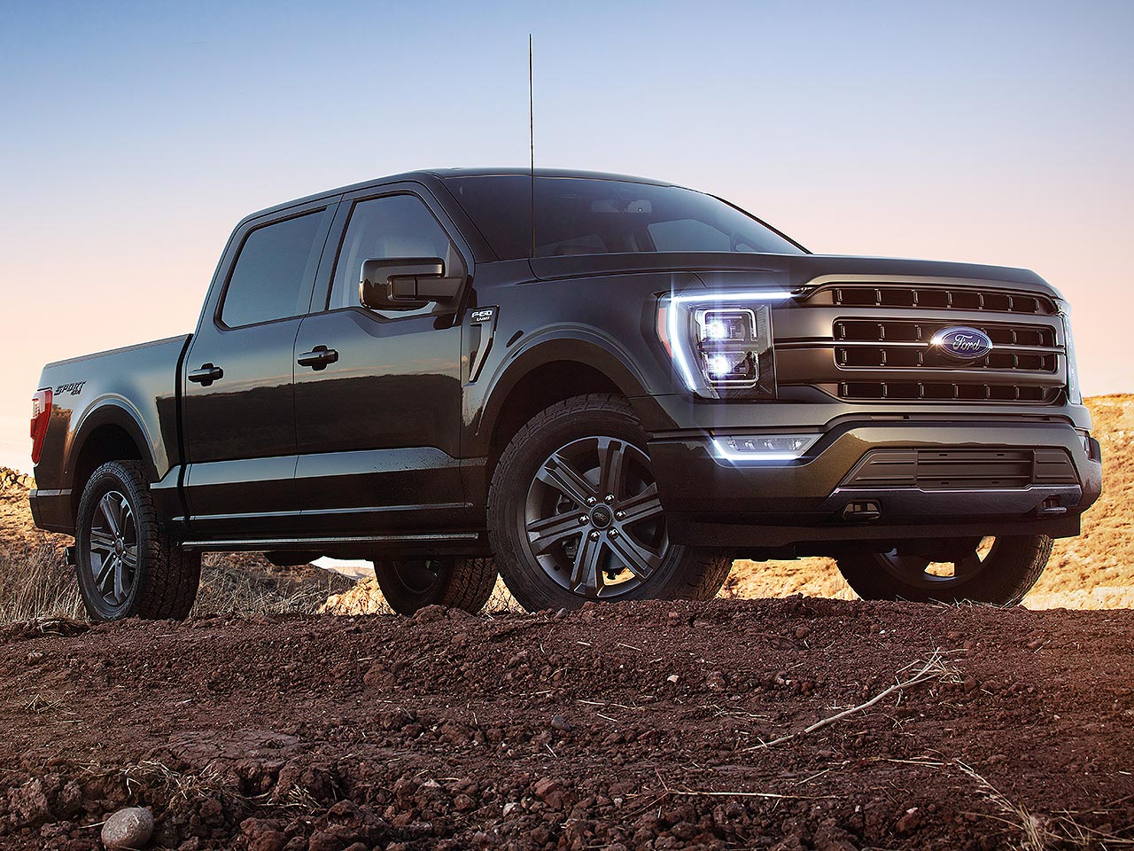 Acima detalhe da Ford F-150 em sua verso Lariat: catlogo pode receber motor V8