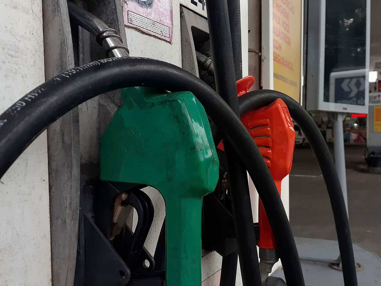 Preo da gasolina recuou nas ltimas semanas