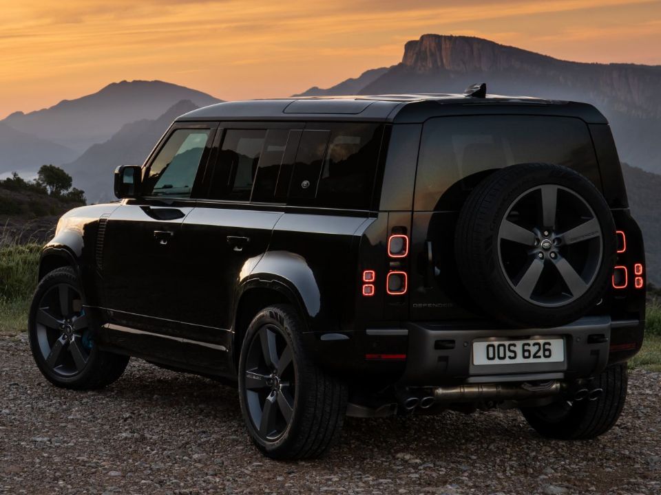 Land Rover Defender 2023