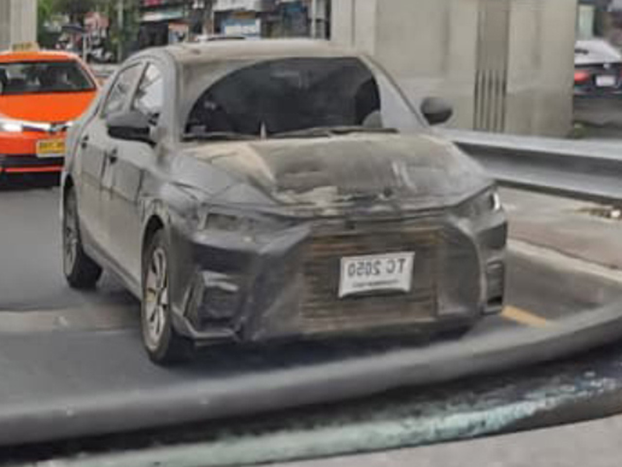 Flagra da nova gerao do Toyota Yaris em testes na sia