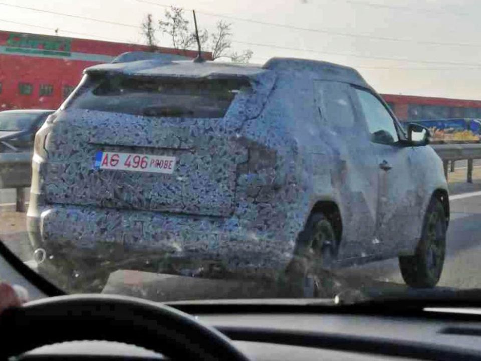 O novo SUV Duster de 3ª geração flagrado pela primeira vez