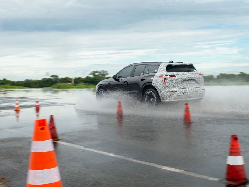 Teste de elétrico da GM no Campo de Provas da empresa no interior de São Paulo