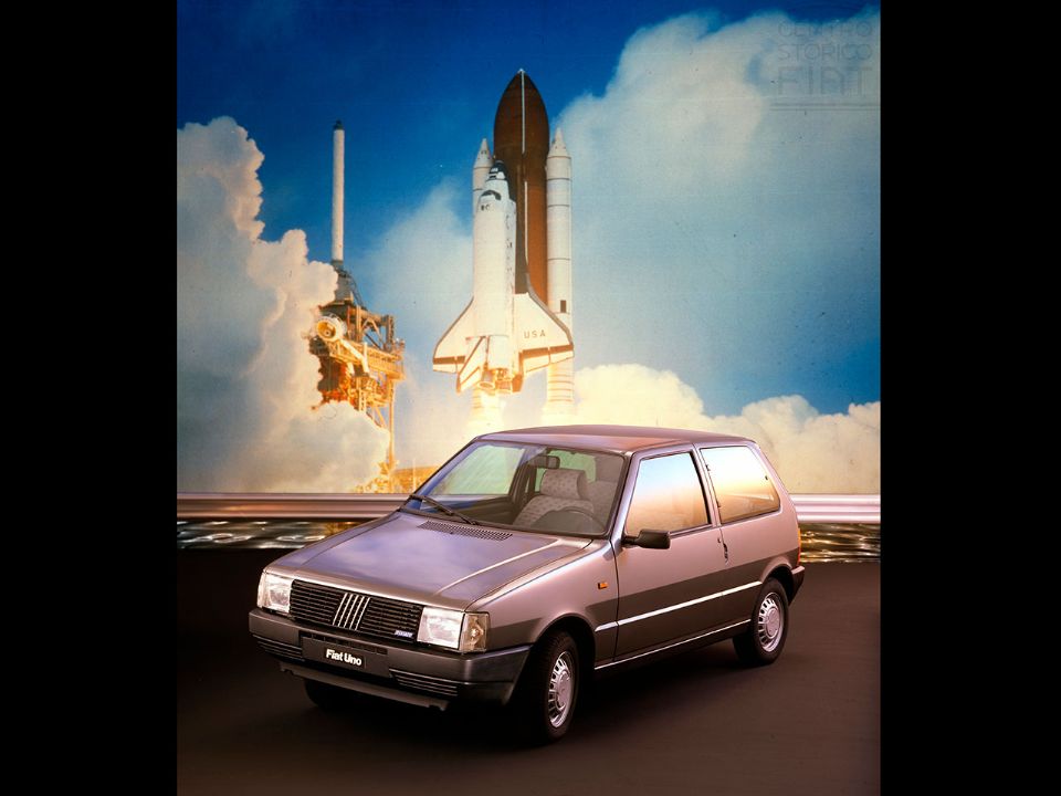 Material de divulgação do Fiat Uno em 1983 durante sua estreia global