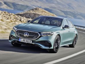 Mercedes-Benz revela a nova gerao do Classe E