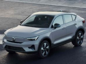 Volvo C40 e XC40 ganham verso  de entrada e so vendidos com preos promocionais