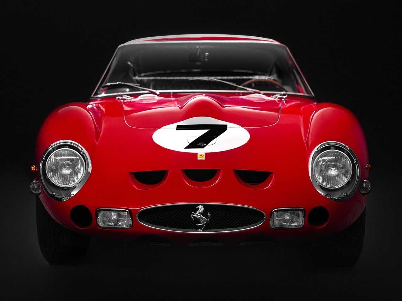 Ferrari 330 LM  vem com motor V12 de 390 cavalos e pode atingir 280 km/h, nada mau para um carro dos anos 60