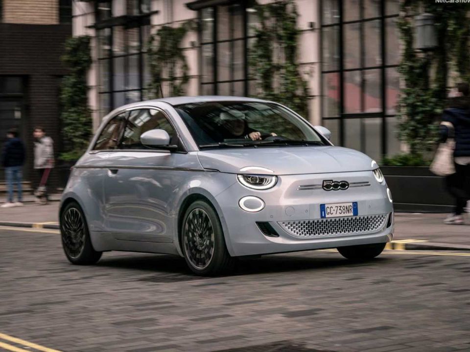 Fiat 500e tem  o estilo e a sofisticação entre os principais destaques e mantém uma legião de fãs