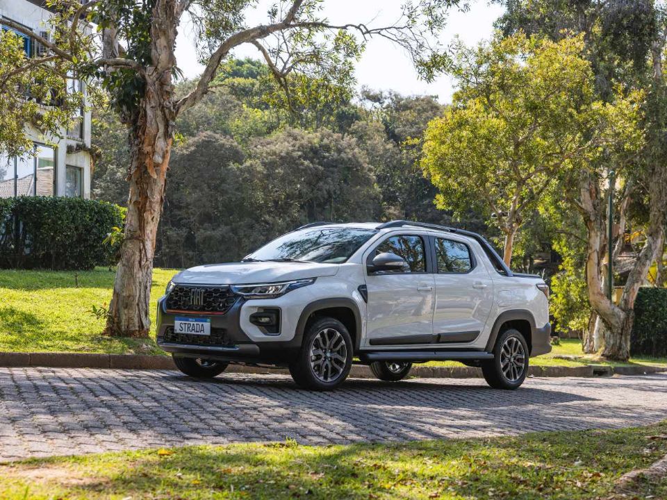 Fiat Strada Ultra da linha 2024 é a versão mais equipada da linha  e recebeu mudanças visuais