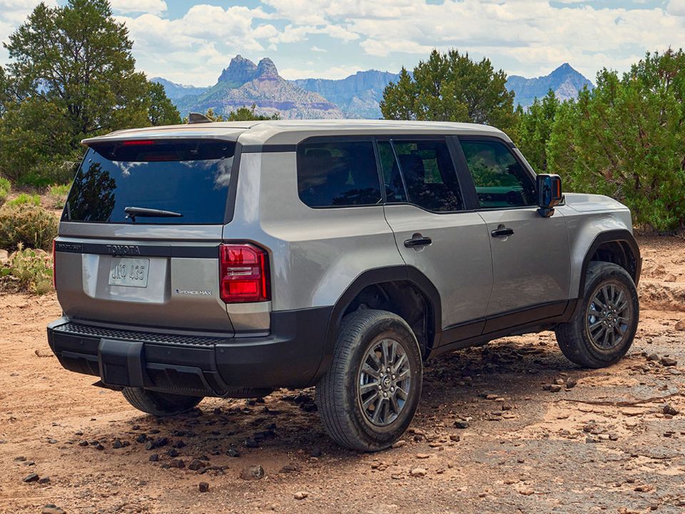 Toyota Land Cruiser Prado 2024