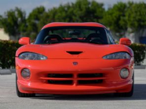 Dodge Viper GTS quase 0 km tem lance inicial de R$ 500 mil em leilo