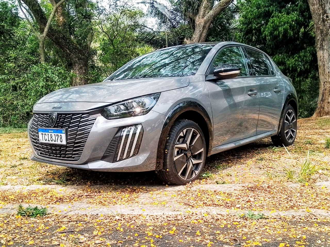 Peugeot 208 GT da linha 2025 tem boa relao entre consumo e desempenho entre os destaques