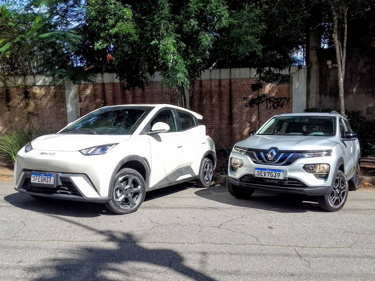 BYD Dolphin Mini e Renault Kwid E-Tech so os dois modelos eltricos mais em conta do Brasil hoje em dia