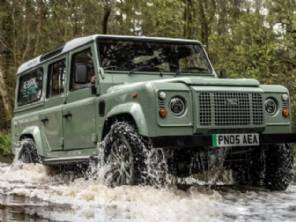 Land Rover Defender 110 ressuscita com um motor eltrico em cada roda