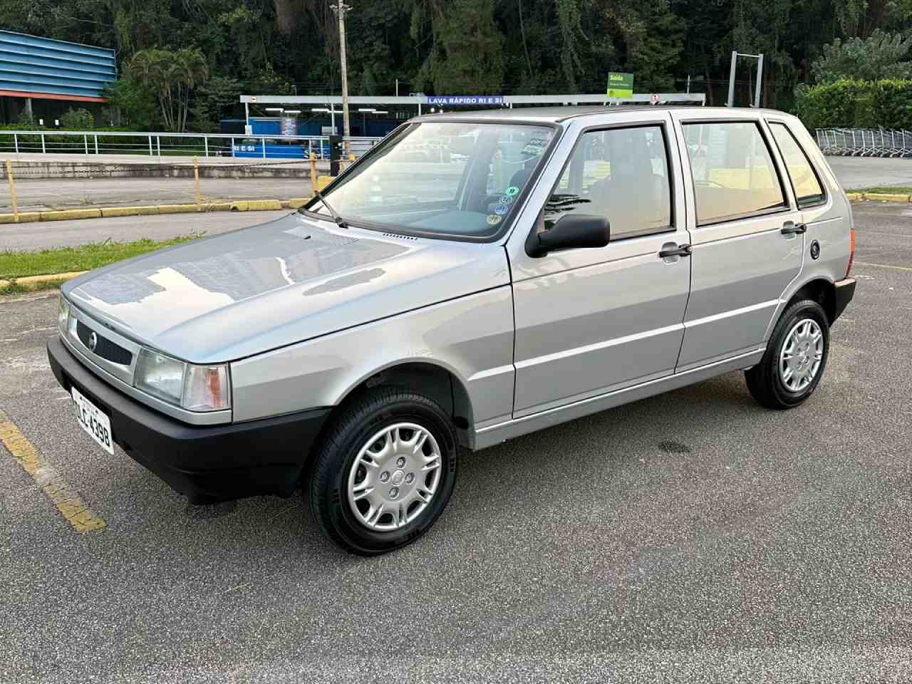 Fiat Uno Mille Fire teve o antiquado motor Fiasa substitudo pelo, que era um pouco mais eficiente