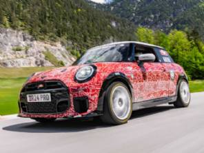 Mini revela novo hatch JCW antes da estreia oficial, no ms que vem