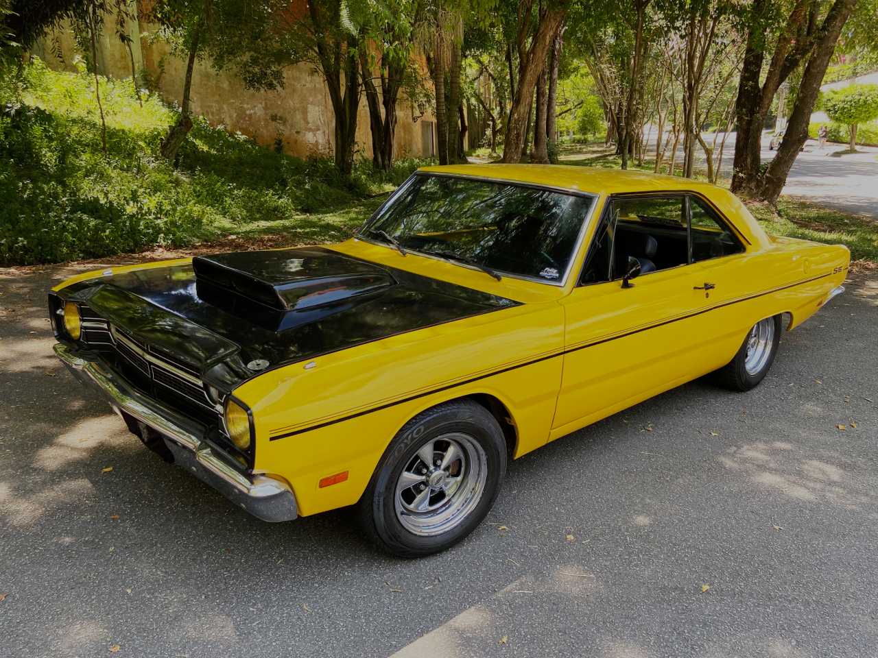 Dodge Dart 72 com motor V8 turbinado e pintura em homenagem ?rara verso SE