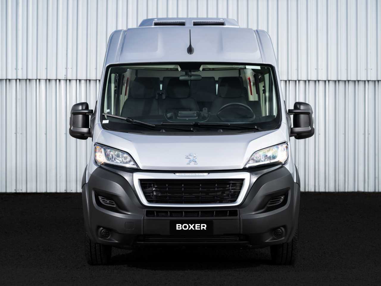 Peugeot Boxer Minibus