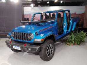 Jeep Gladiator Rubicon renovada chega ao Brasil por meio milho de reais